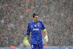 【九游会】内维斯拉拽库库头发染红，蓝军跟队调侃：足坛最关键的制胜发型