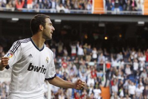 【九游会】侧翼悍将引多队询价 篮网权衡约翰逊交易价值