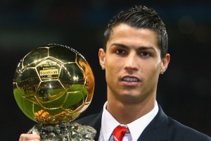  J9九游会平台|曼城半场强势压制维达德，数据全面占优奠定胜局