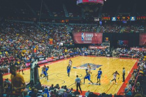 九游会：有惊无险！王大雷神扑化解危机，VAR确认越位在先